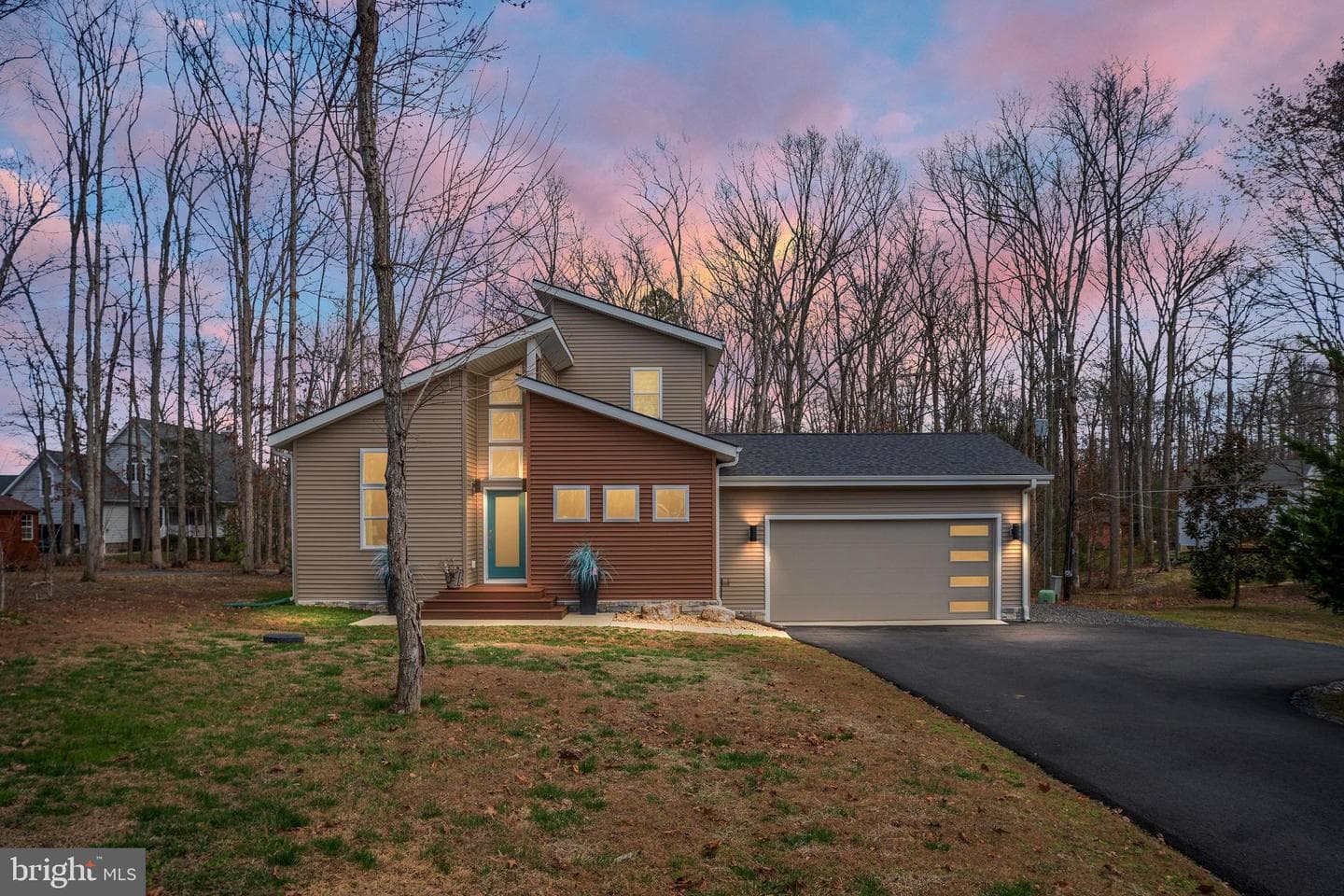 1209 Lakeview Parkway