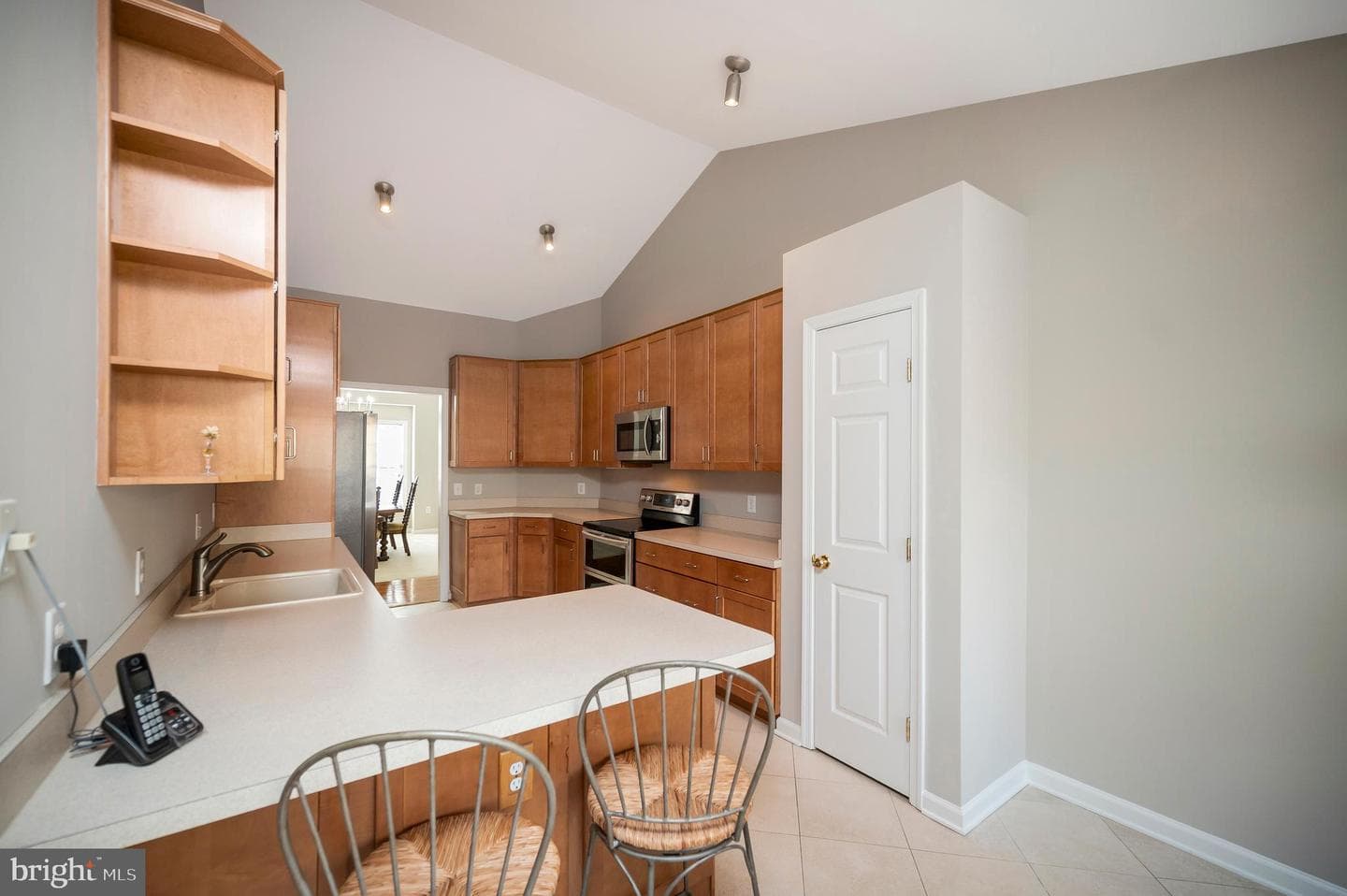 550 Harrison Circle photo 10