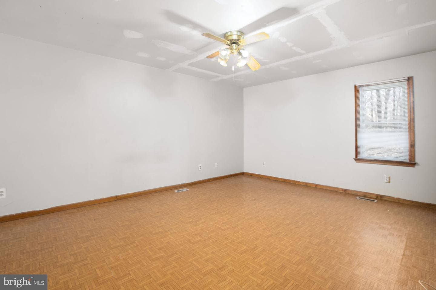 1105 Lakeview Parkway photo 14