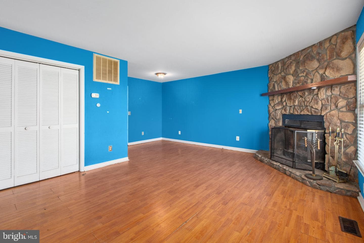 1105 Lakeview Parkway photo 4
