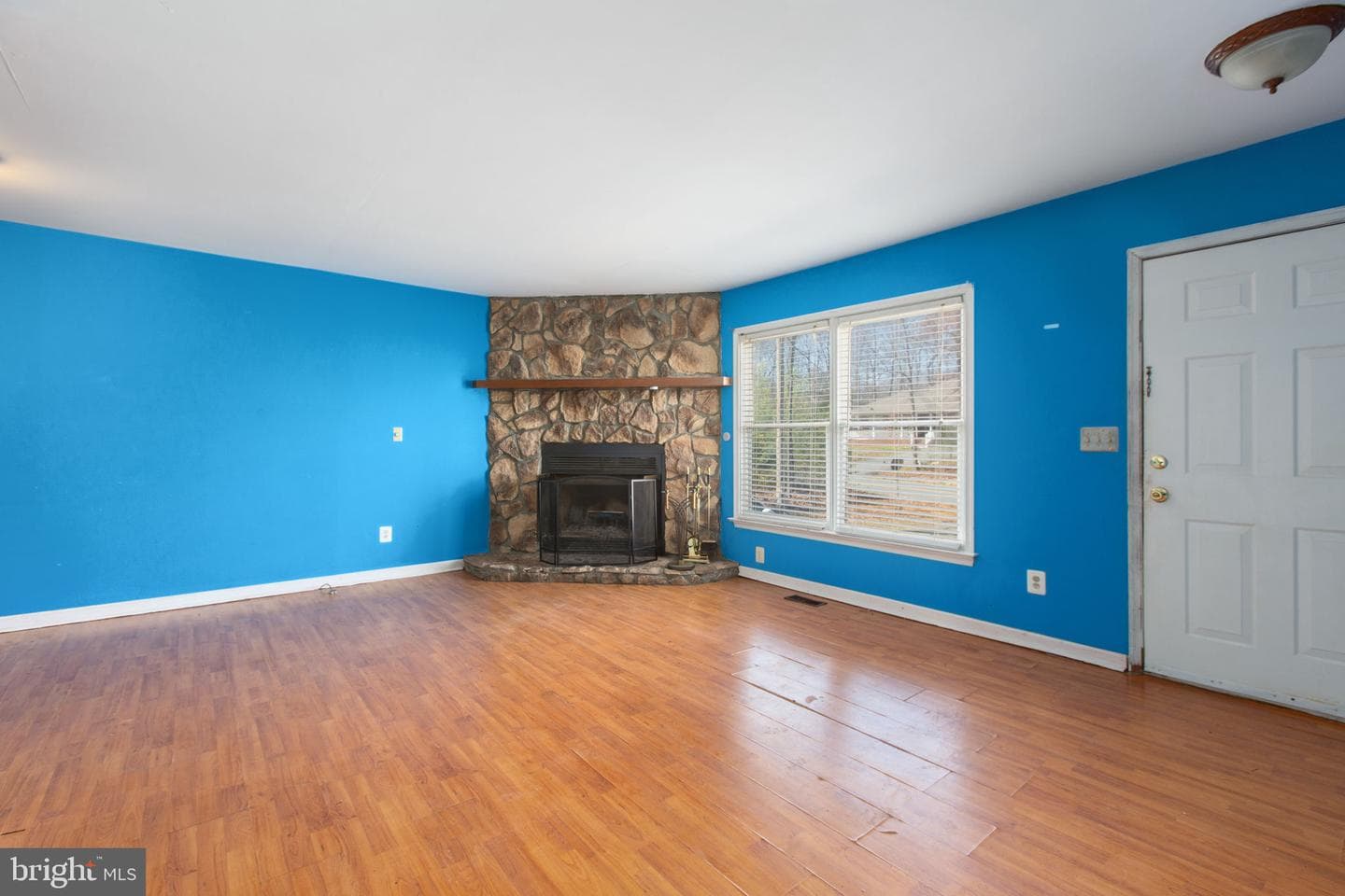 1105 Lakeview Parkway photo 5