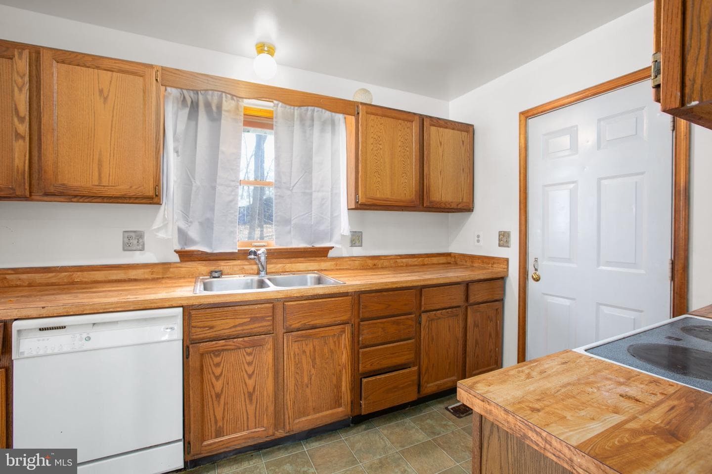 1105 Lakeview Parkway photo 8