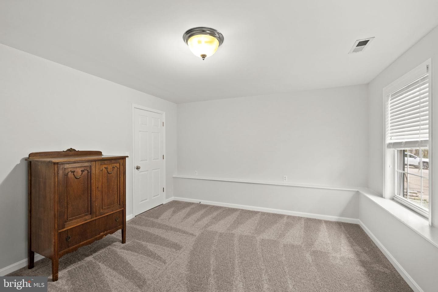 102 Fairfax Lane photo 33