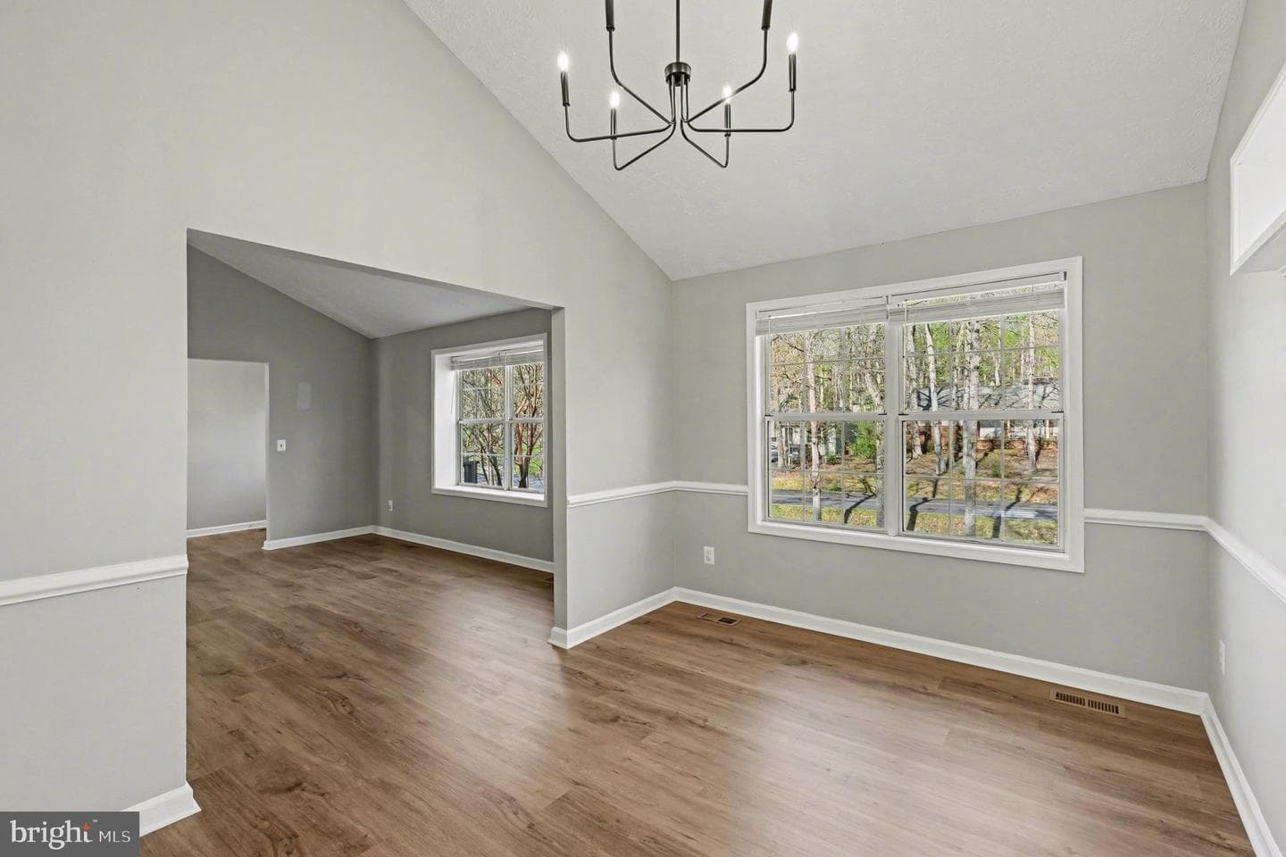 627 Mt Pleasant Drive photo 3
