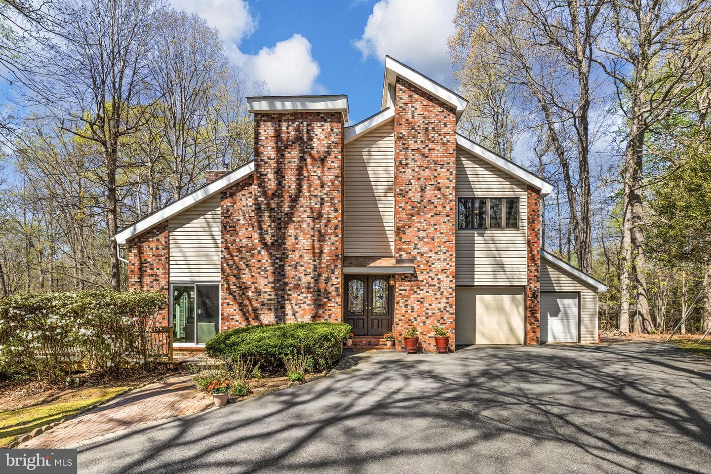 111 Chesterfield Court photo 2