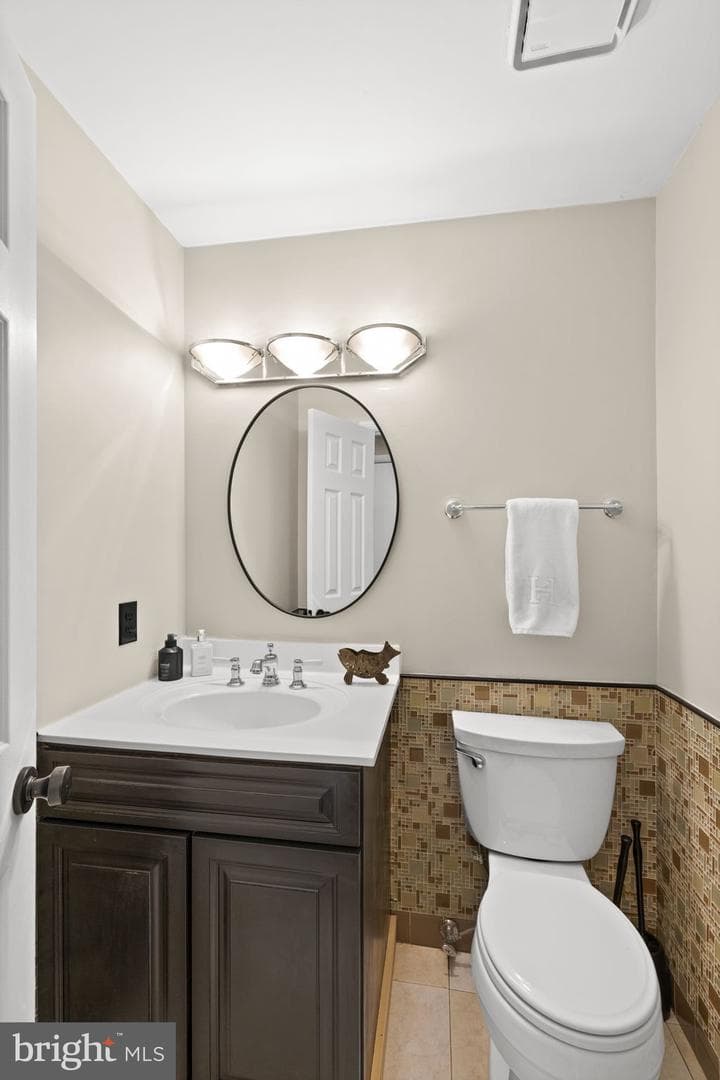 111 Chesterfield Court photo 29
