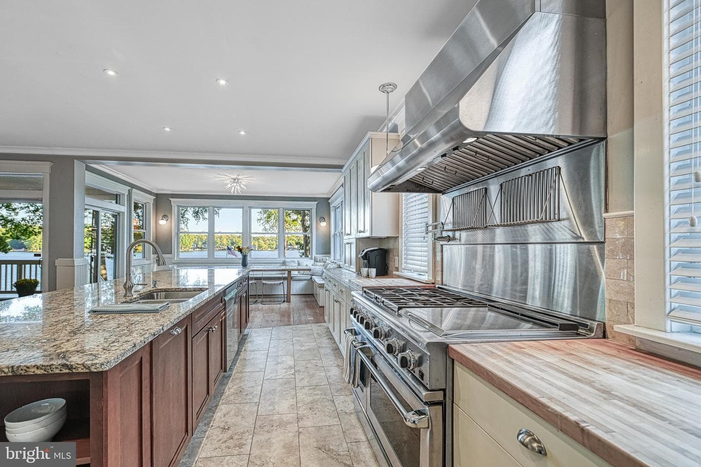 614 Cornwallis Avenue photo 28