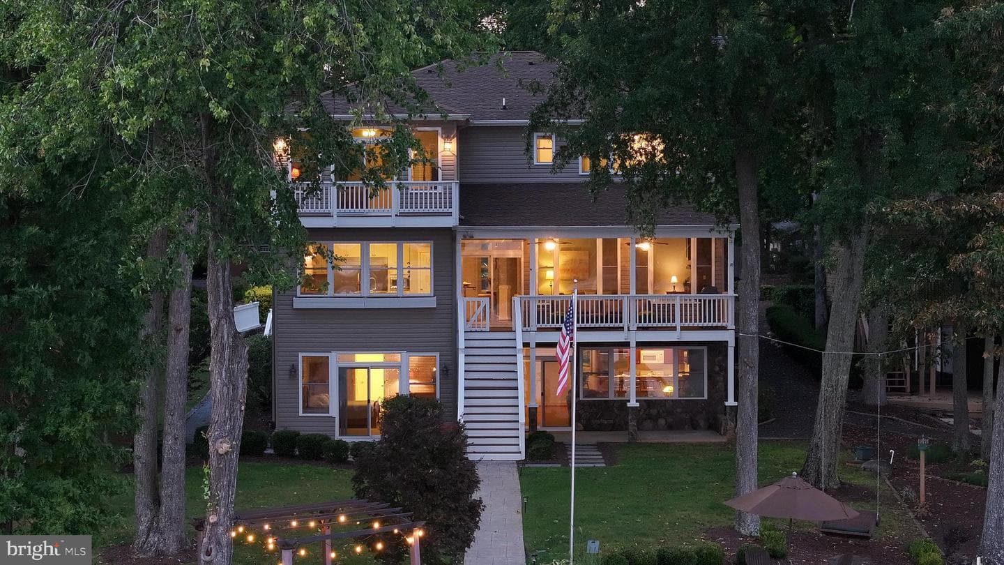 614 Cornwallis Avenue photo 81