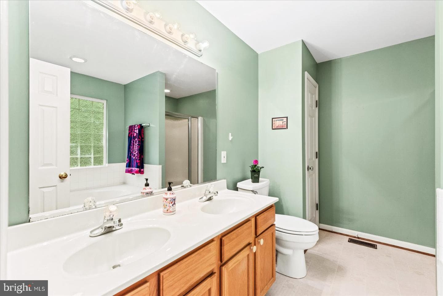 220 Creekside Drive photo 22
