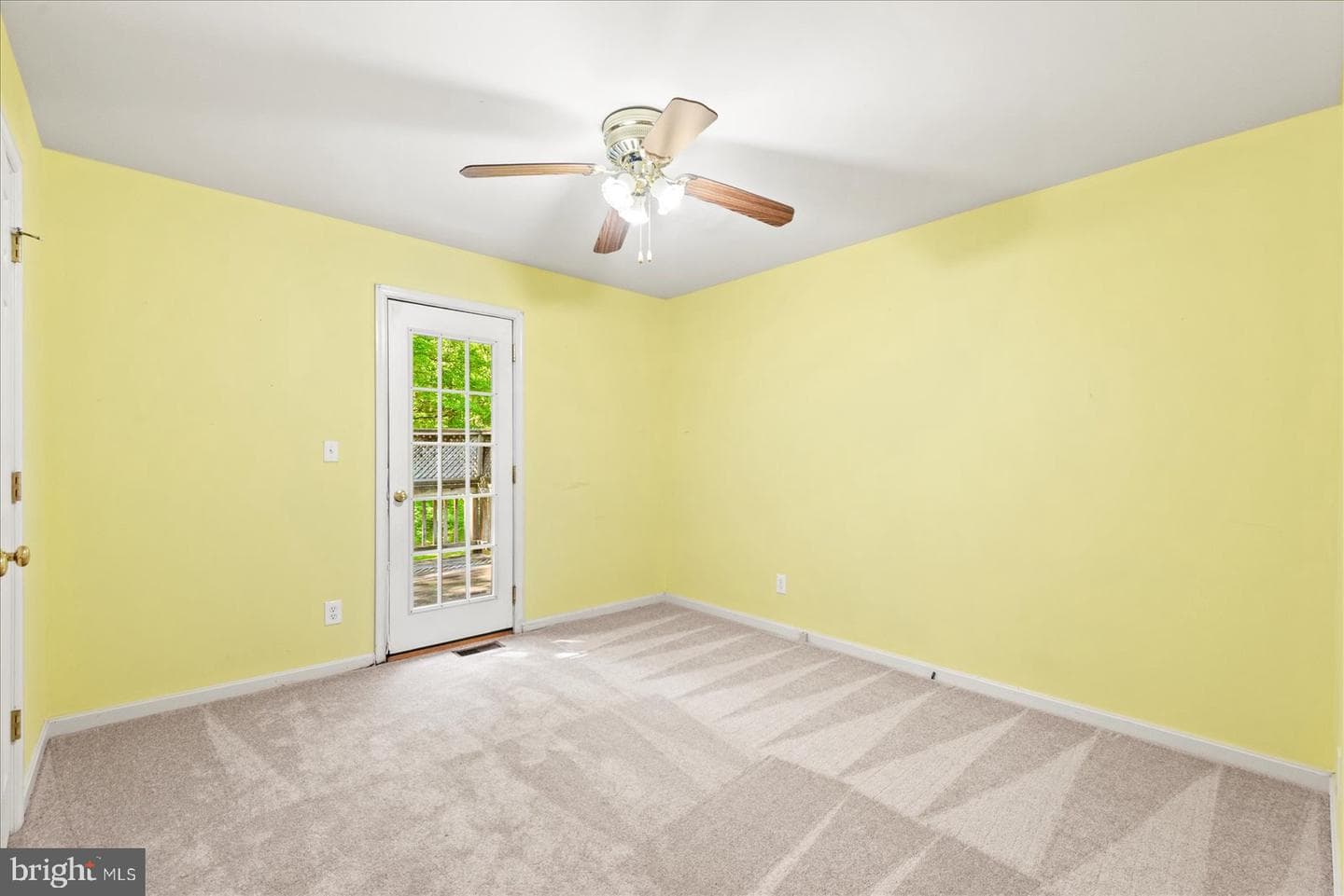 220 Creekside Drive photo 27