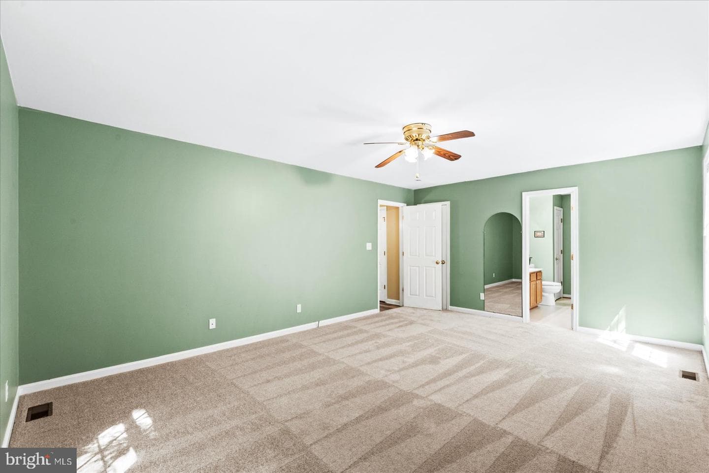 220 Creekside Drive photo 9