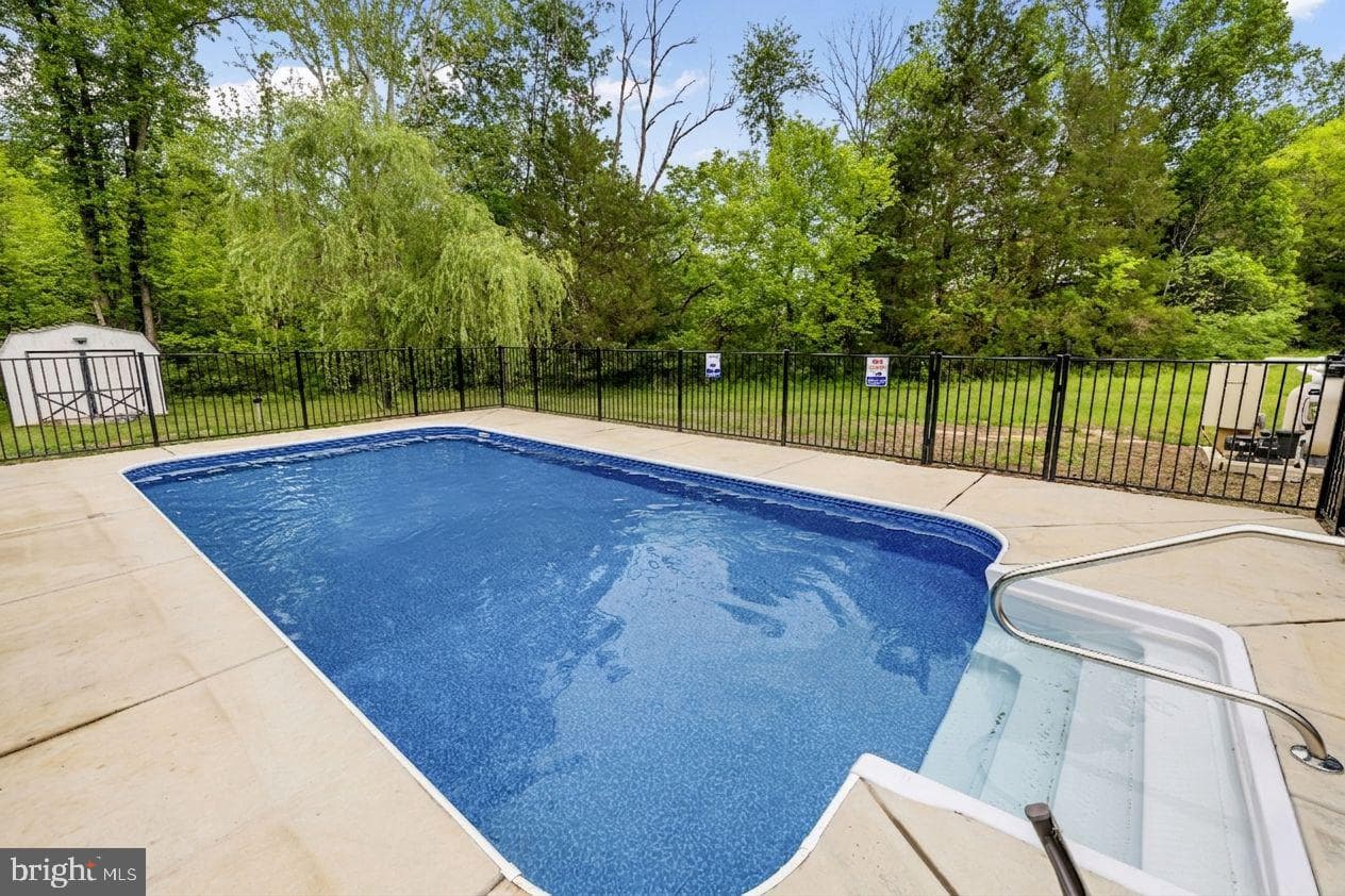 17289 Miss Mollys Lane photo 37