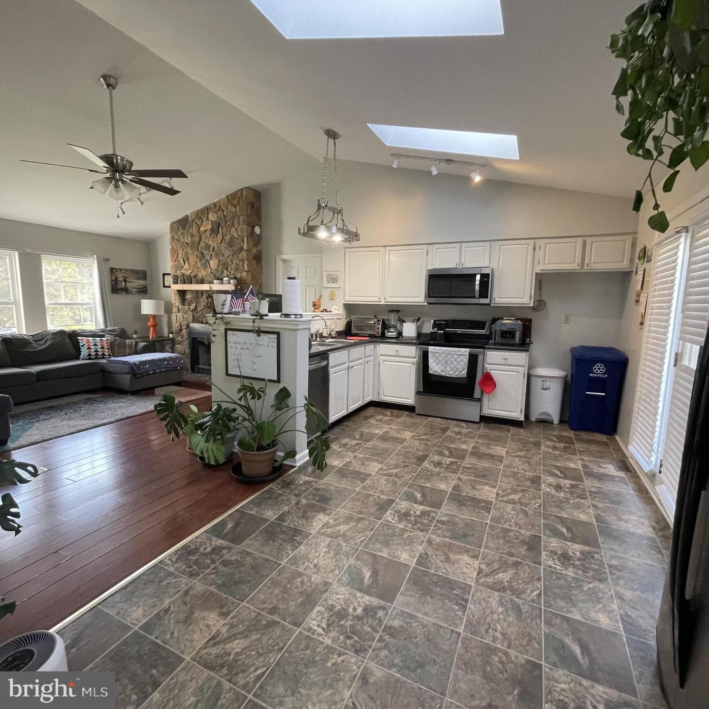 109 Fairfax Lane photo 12