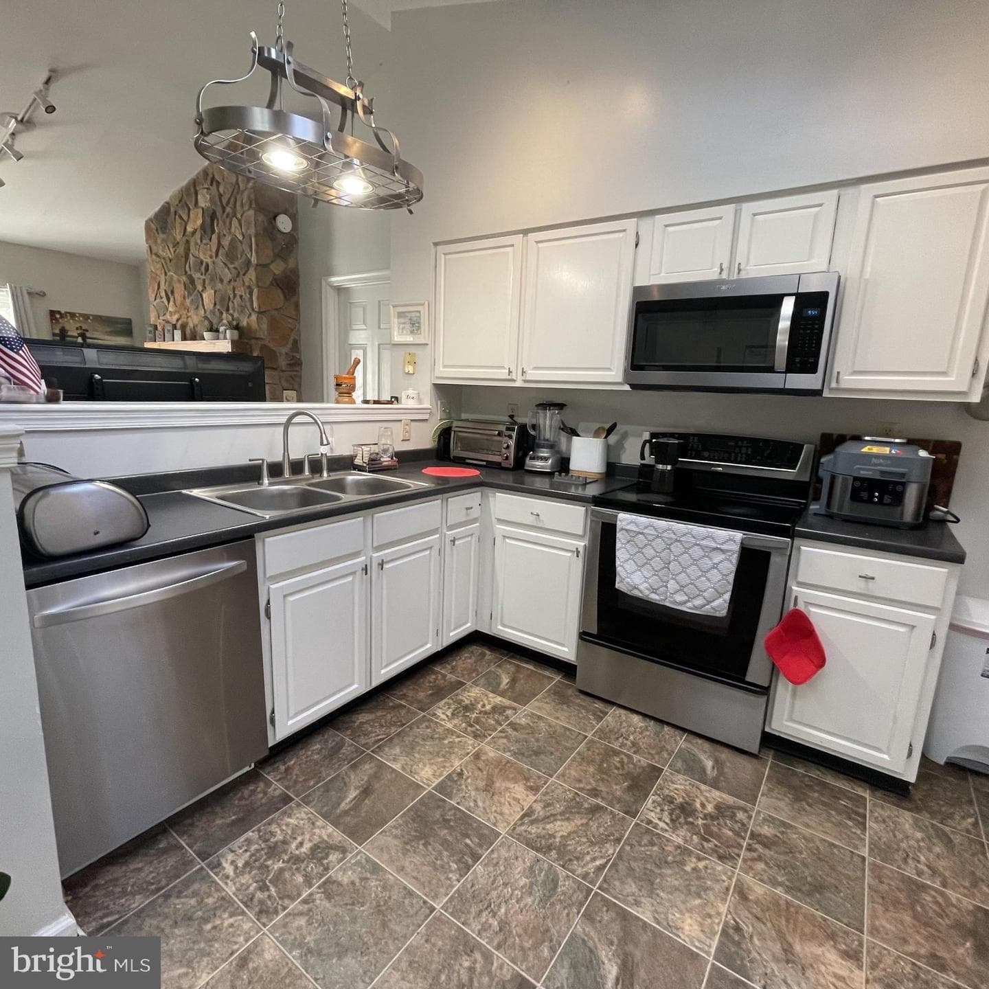 109 Fairfax Lane photo 13