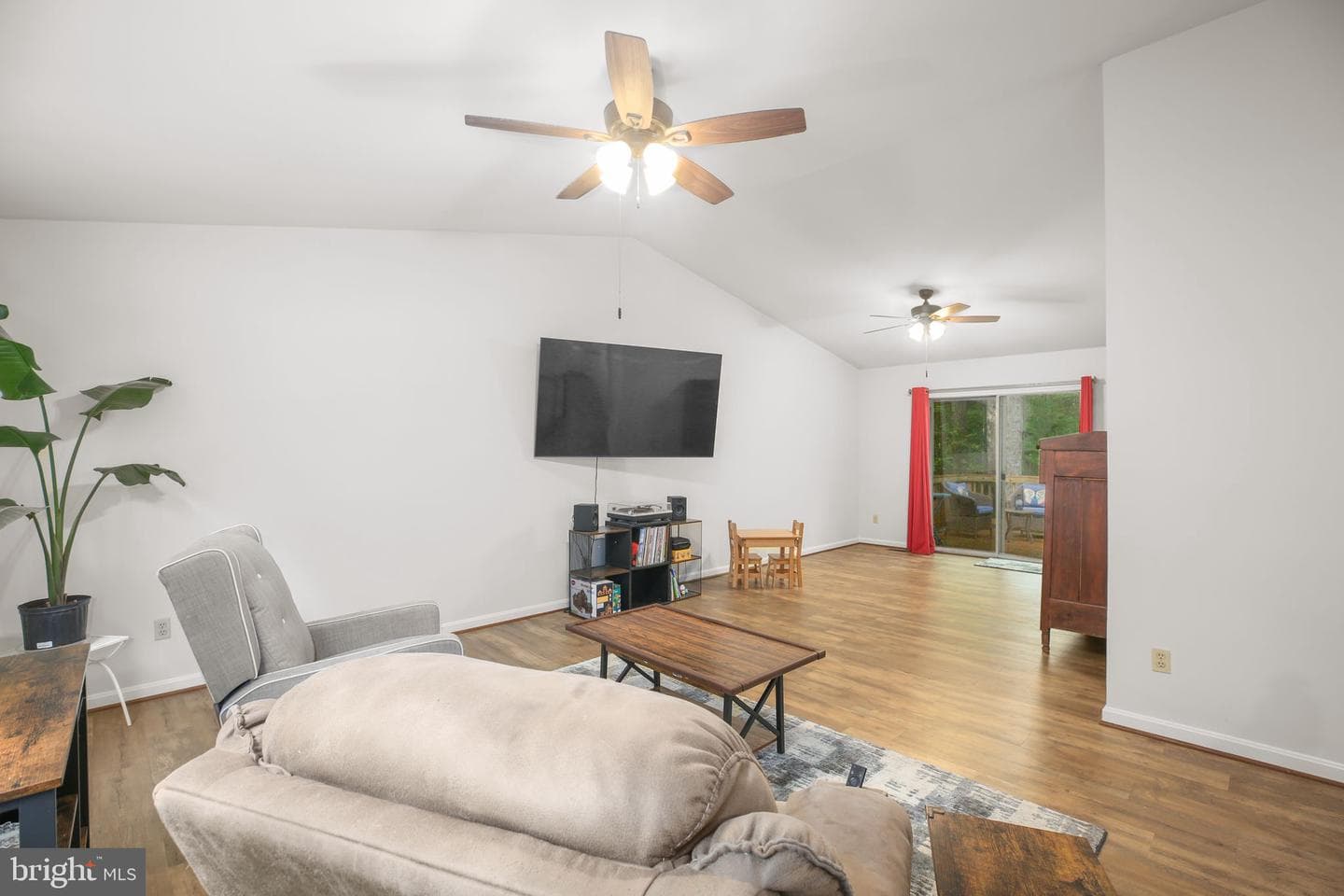 132 Jefferson Avenue photo 24