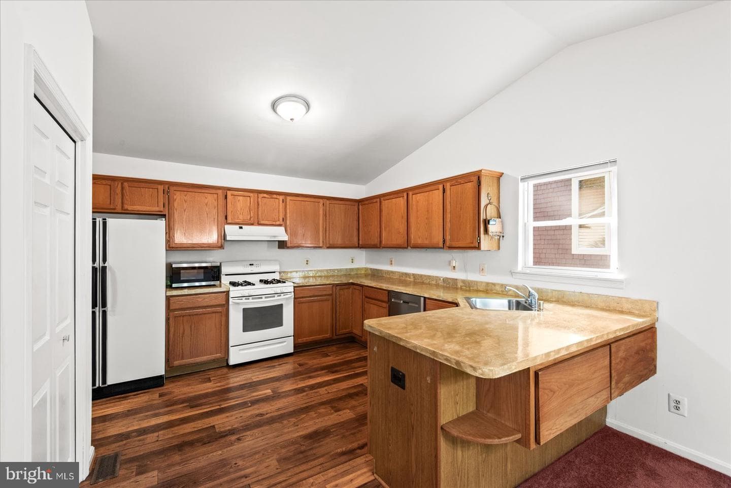 130 Green St photo 15