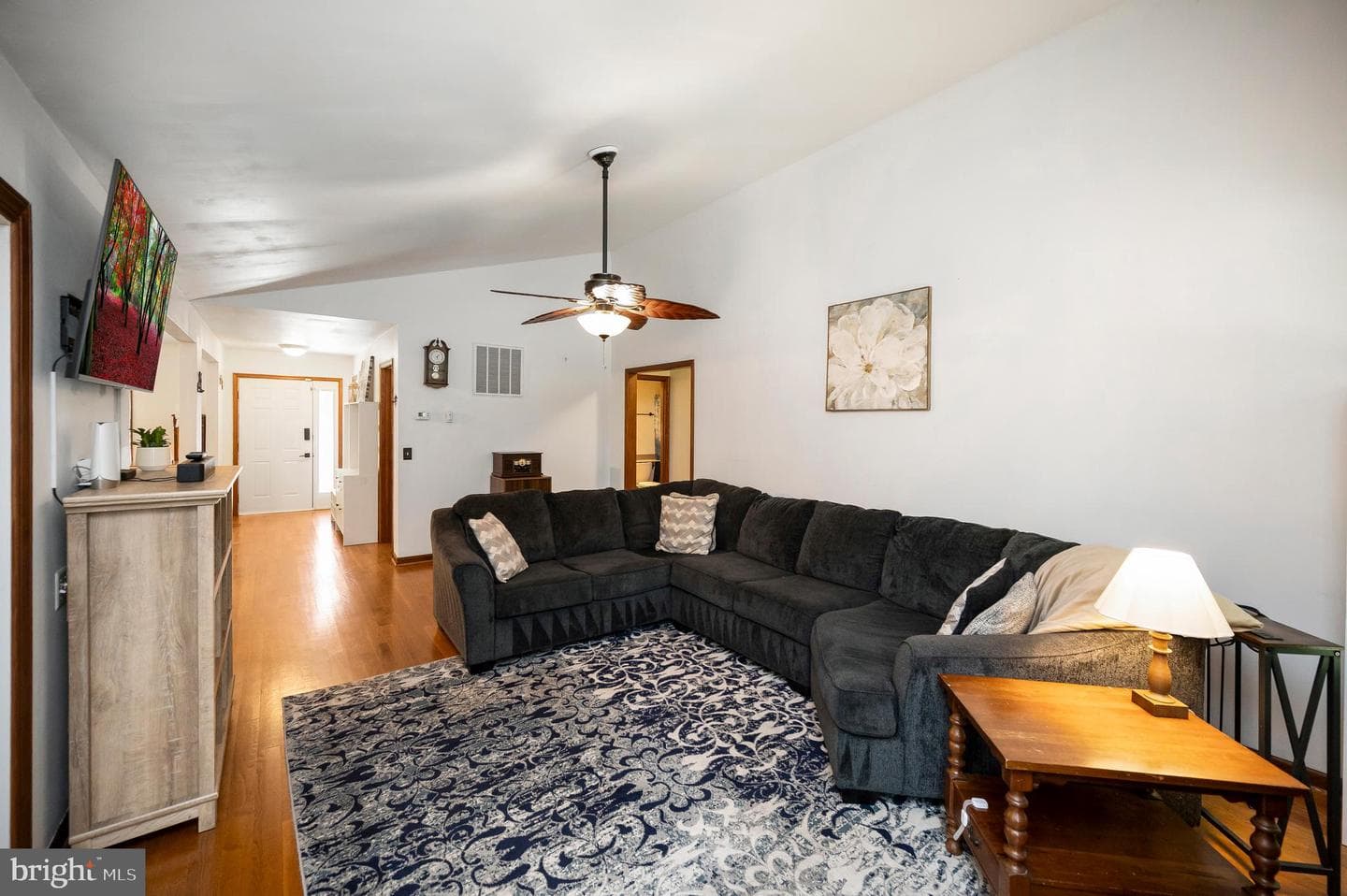 124 Republic Avenue photo 19