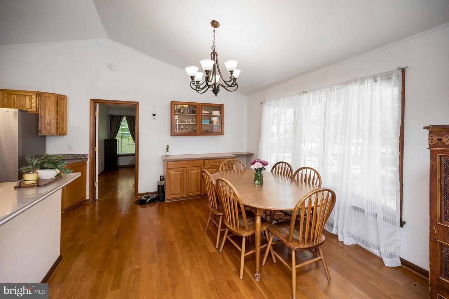124 Republic Avenue photo 8