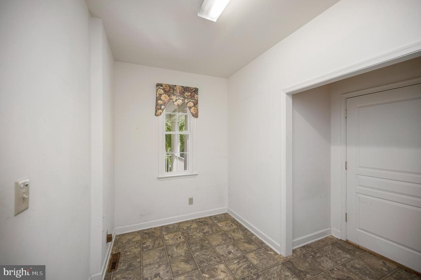 909 Eastover Parkway photo 27