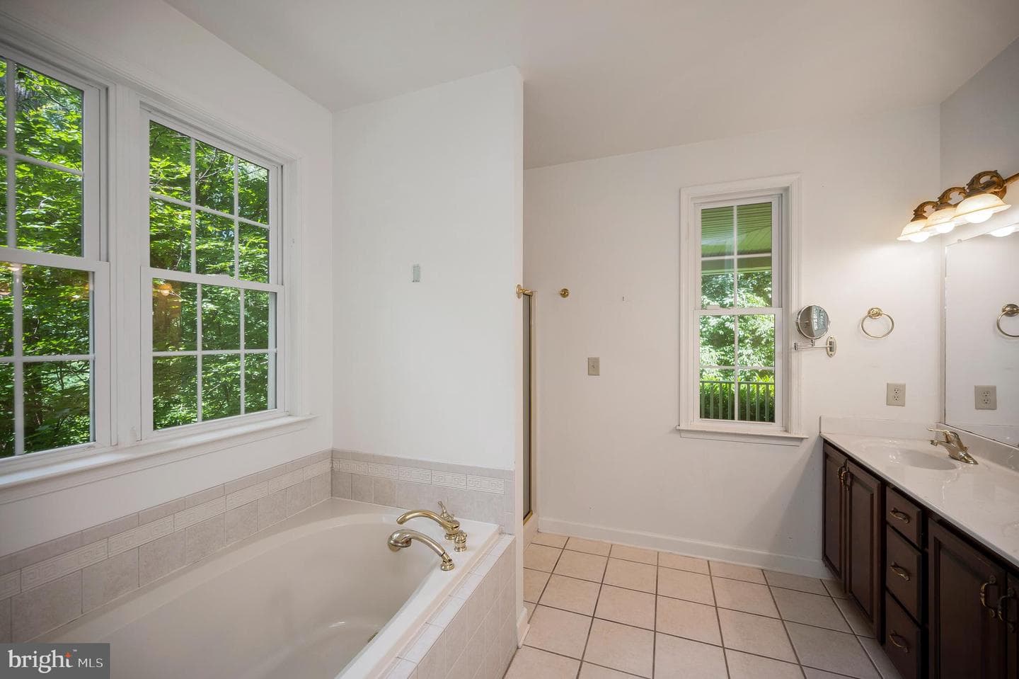 909 Eastover Parkway photo 35
