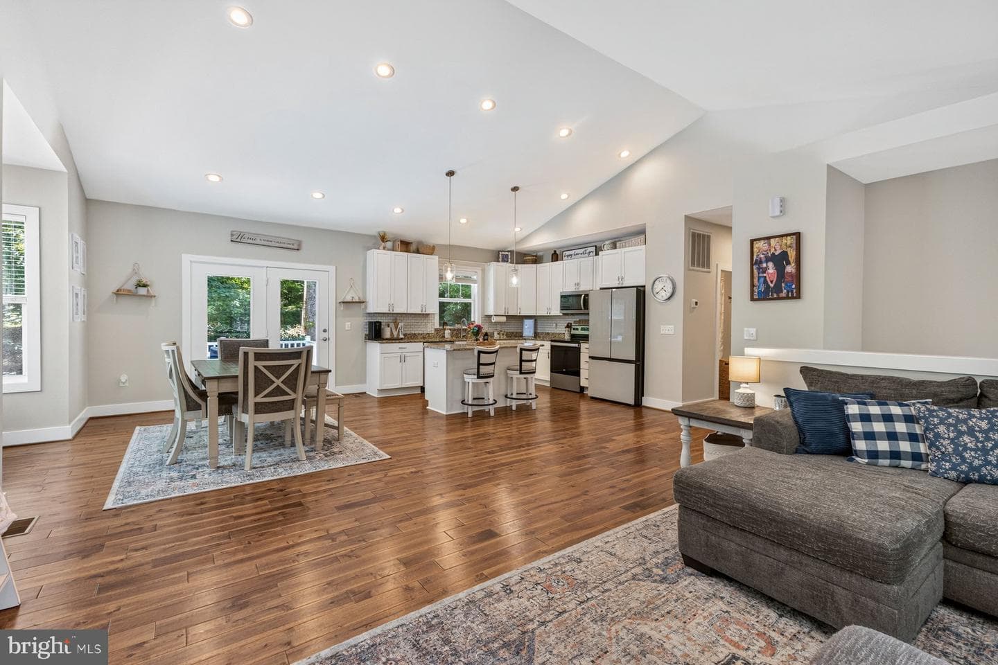 105 Edgemont Circle photo 5