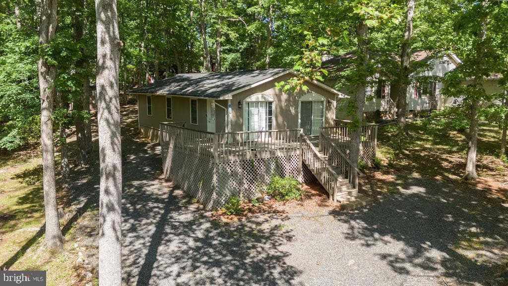207 Creekside Drive, Locust Grove