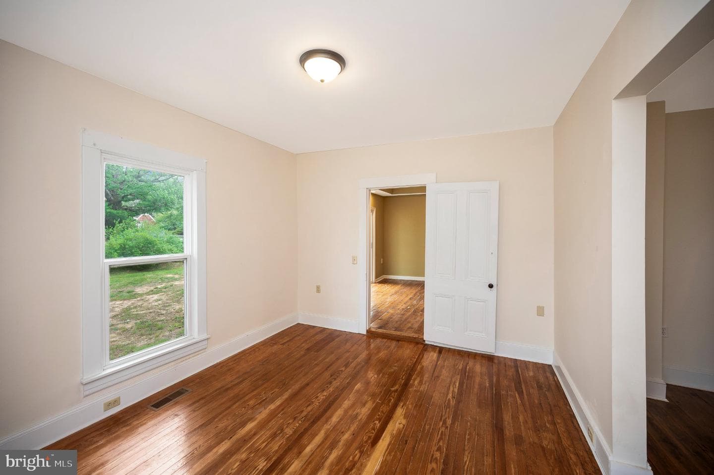23202 Village Road photo 14