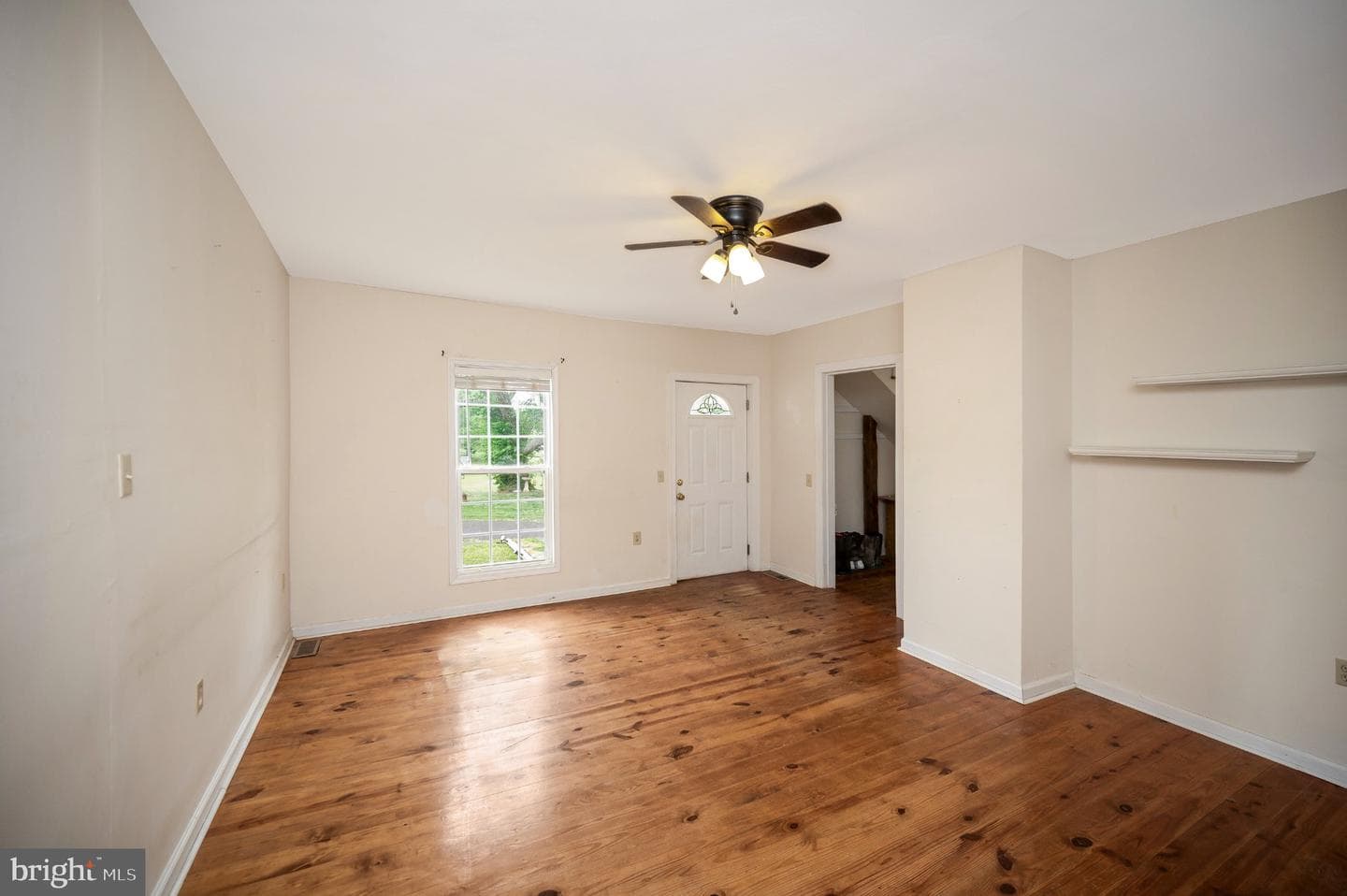 23202 Village Road photo 17