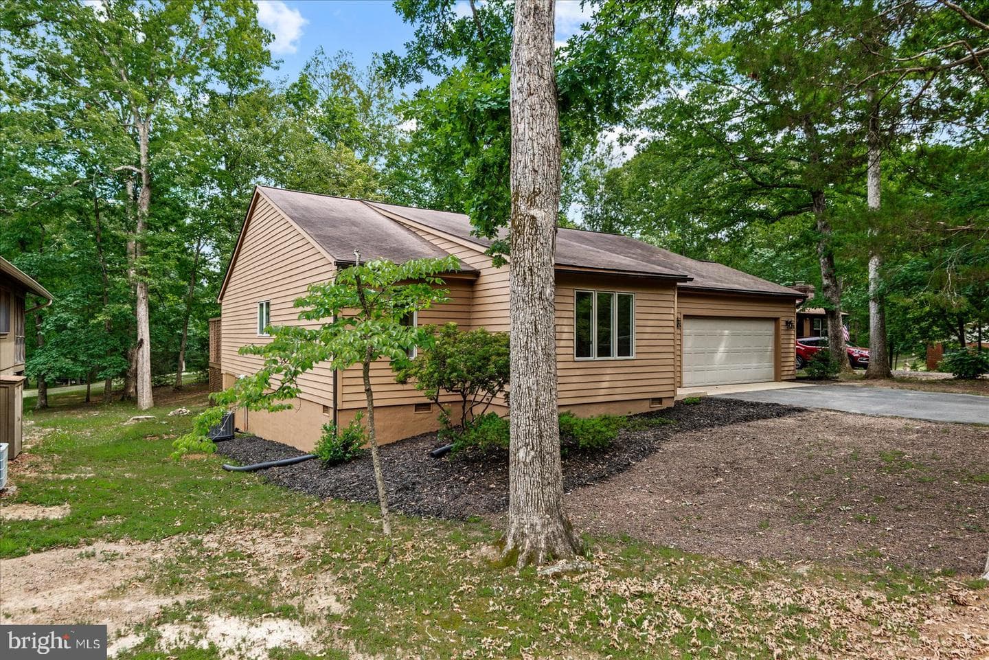 705 Mt Pleasant Drive photo 3