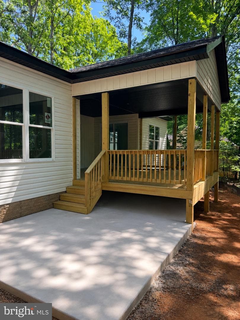 318 Fairway Dr, Locust Grove