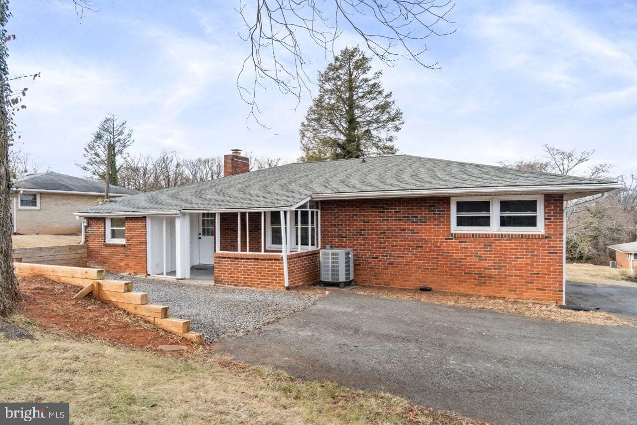 354 Berry Street photo 26
