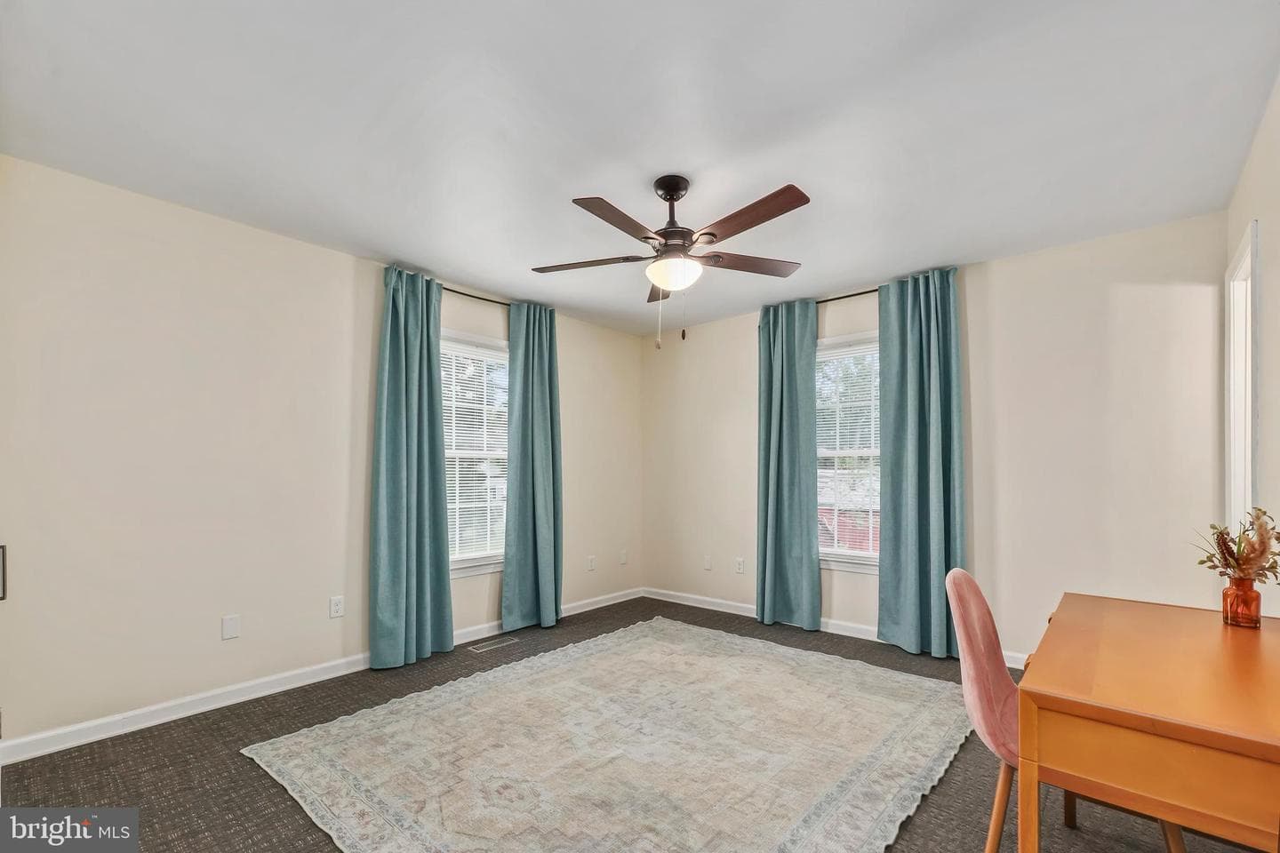 189 Newton Street photo 20