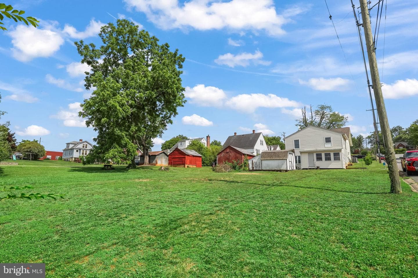 189 Newton Street photo 32