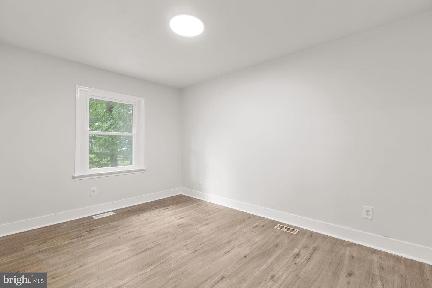 1105 Lakeview Parkway photo 24