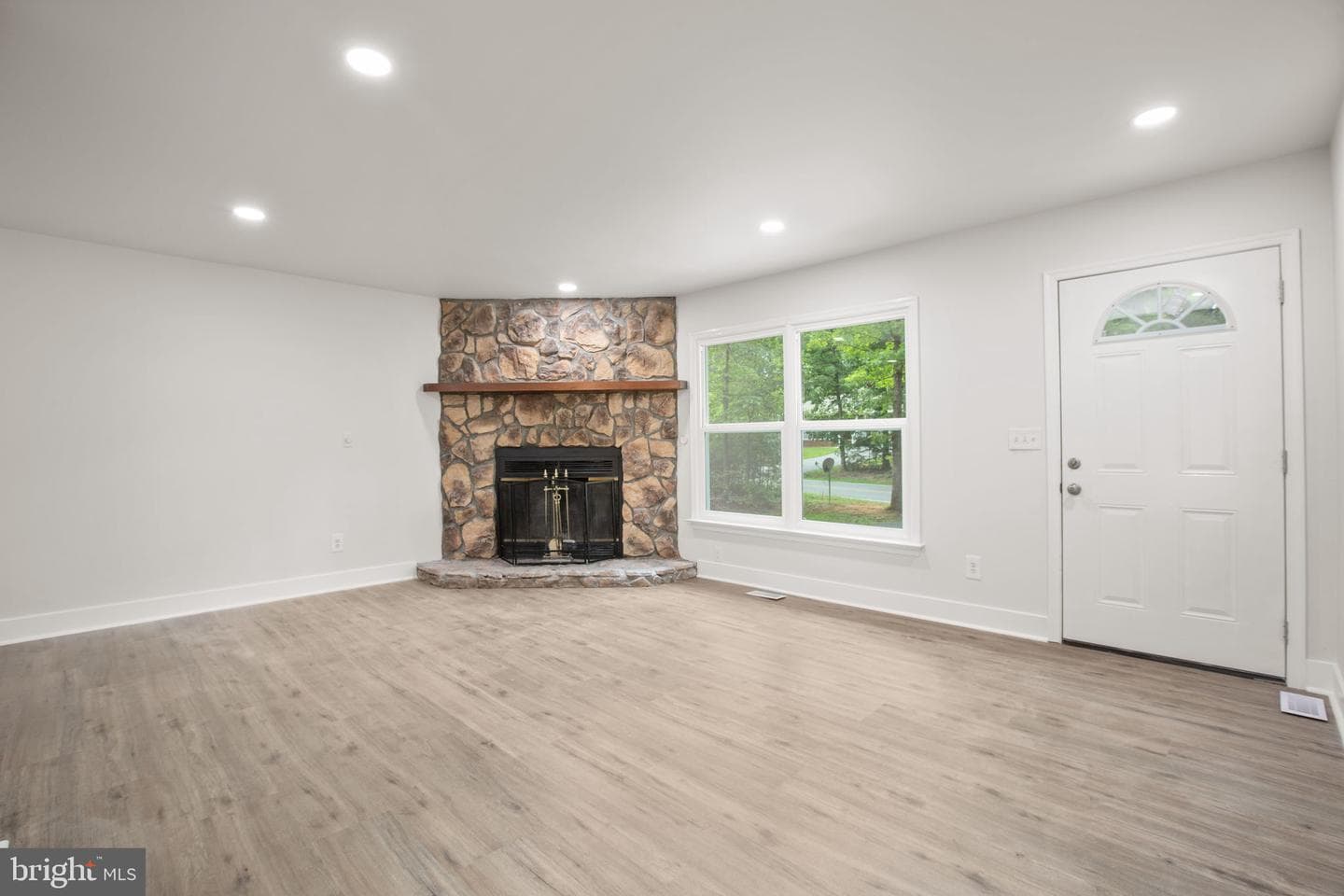 1105 Lakeview Parkway photo 6