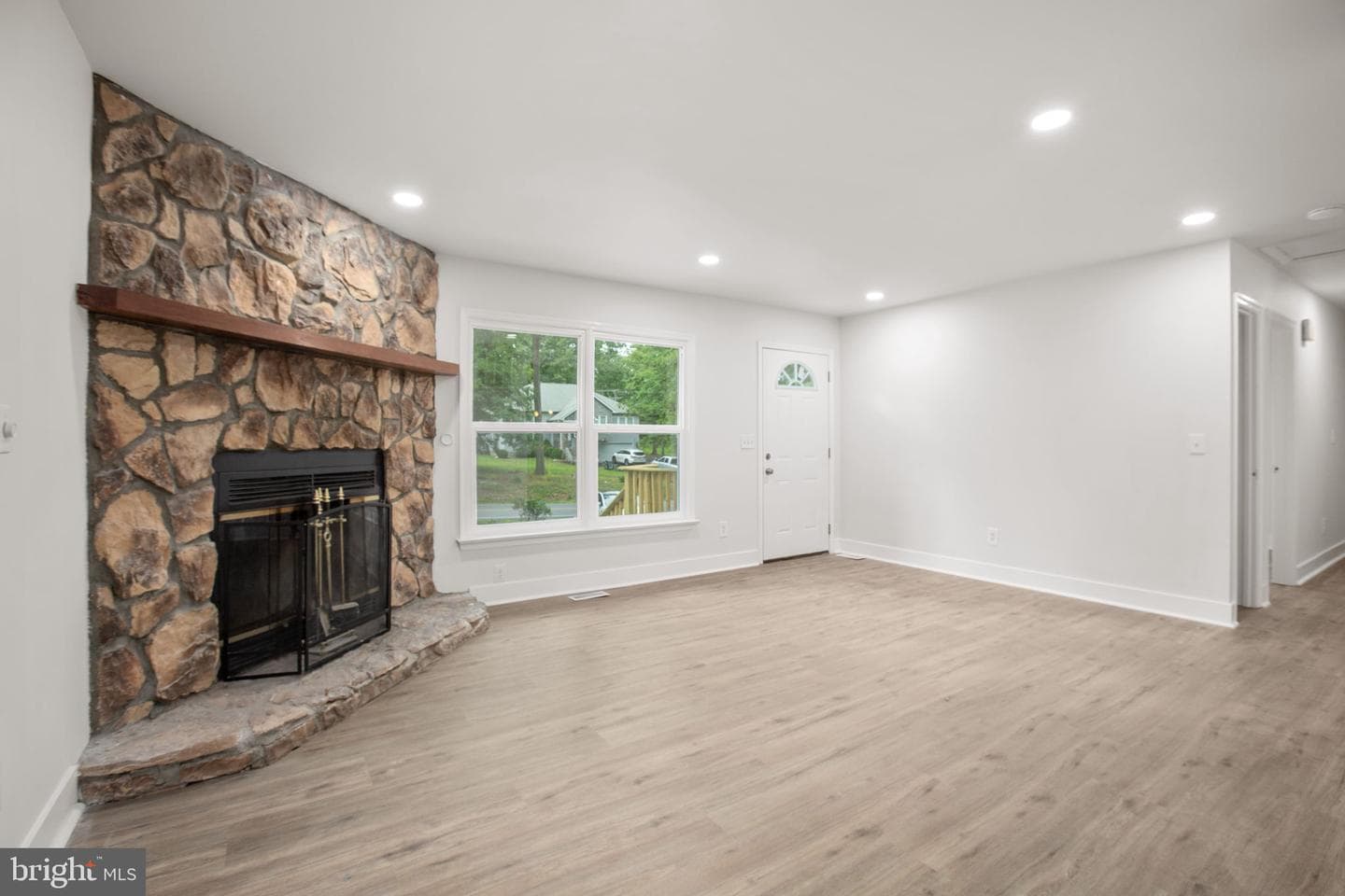 1105 Lakeview Parkway photo 7