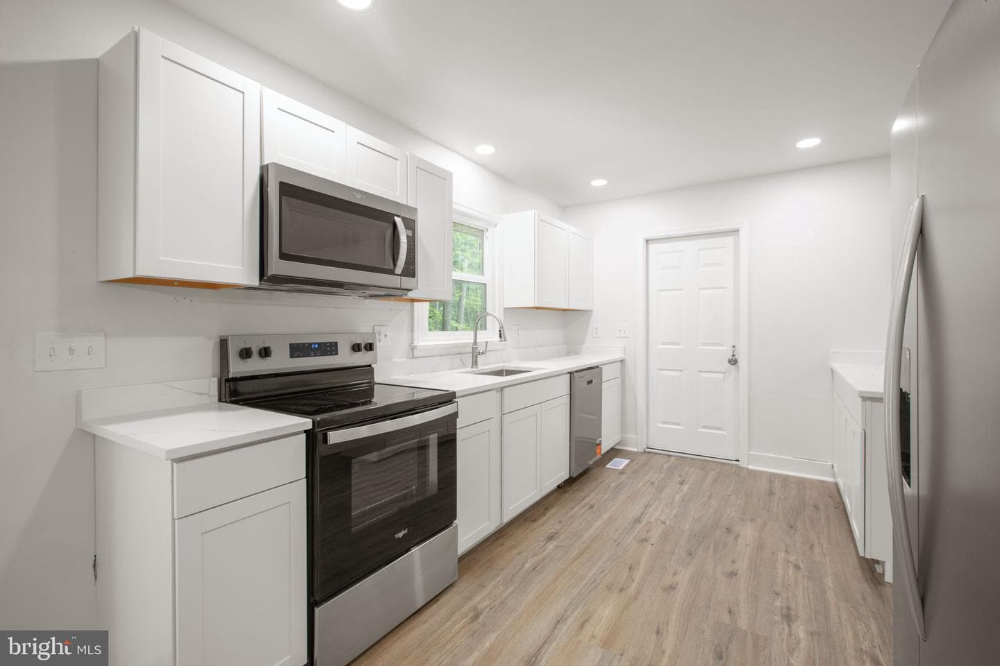 1105 Lakeview Parkway photo 9