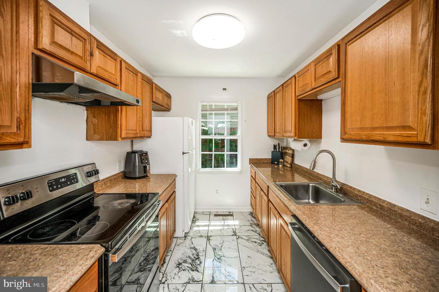 143 Jefferson Avenue photo 19