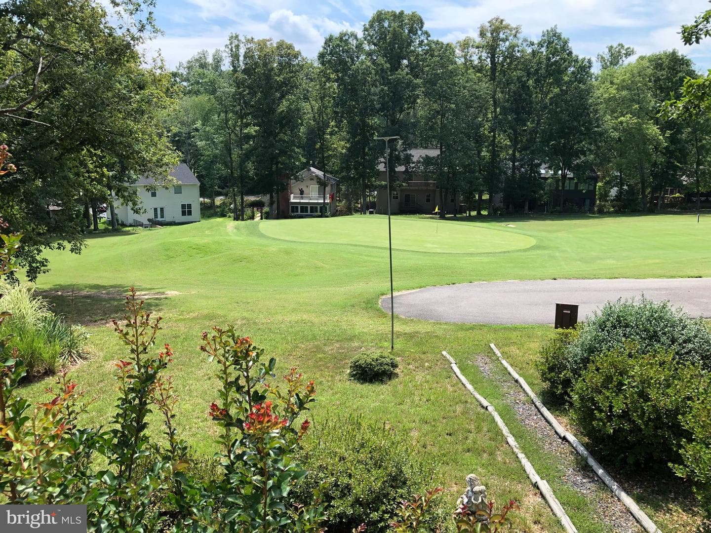 103 Eagle Court photo 4