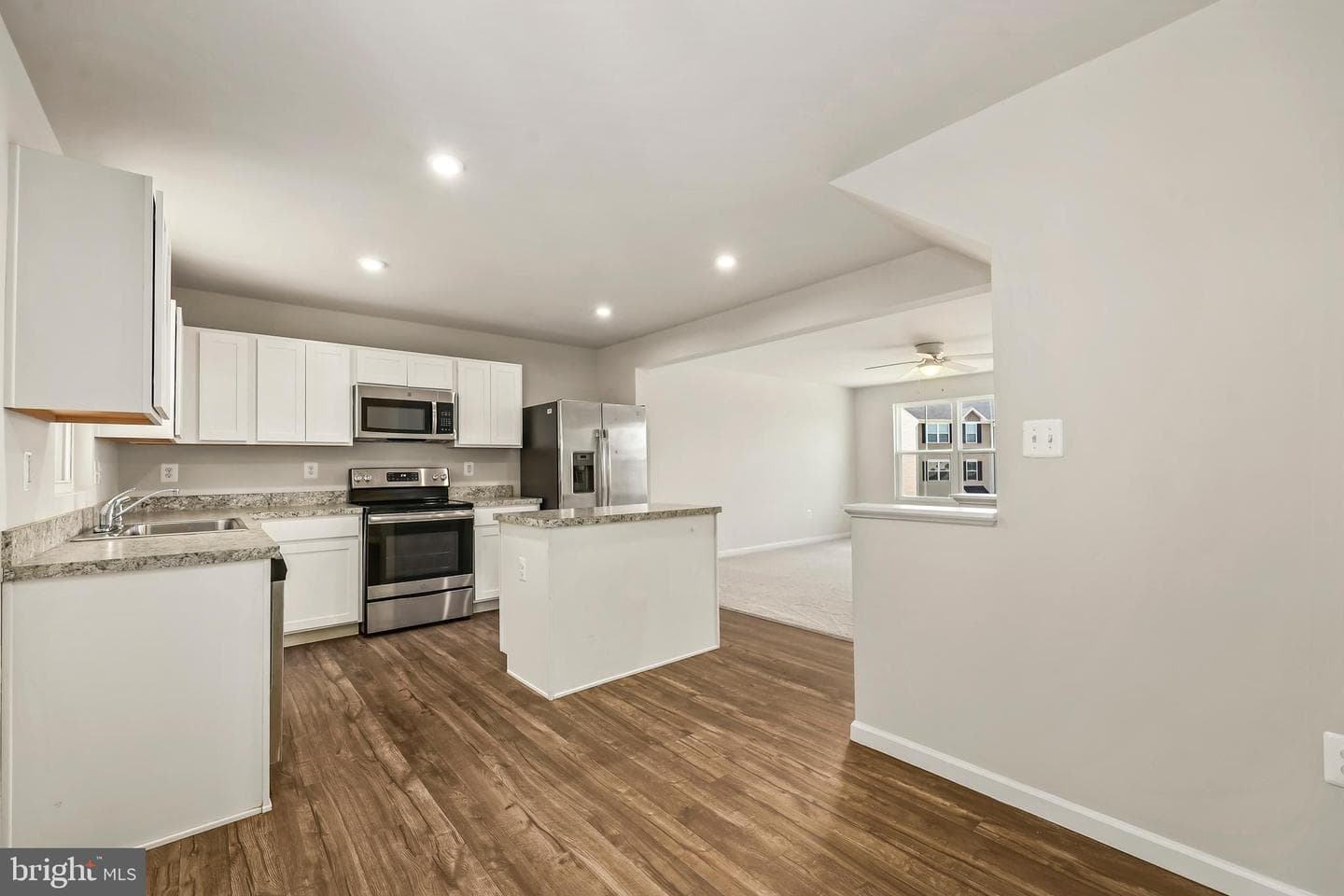 2876 Farzi Circle photo 12