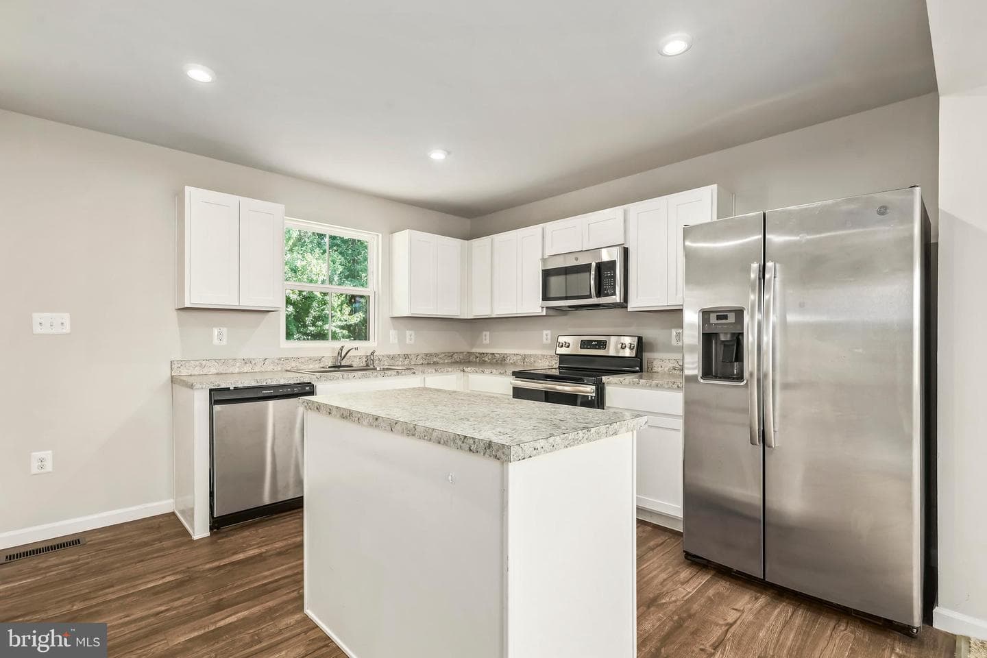 2876 Farzi Circle photo 7
