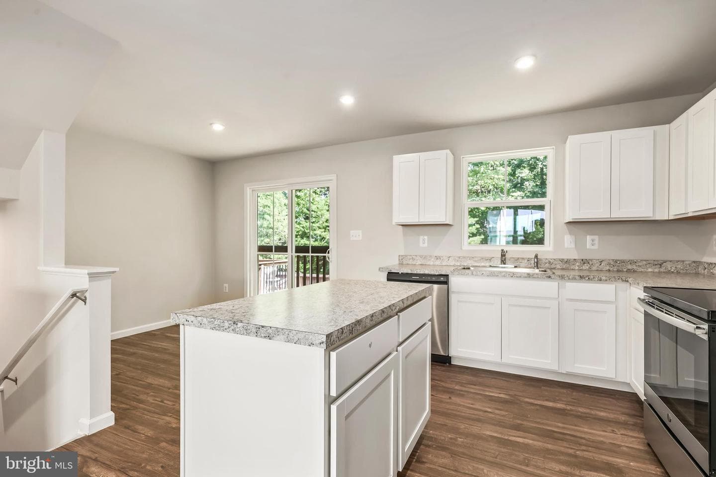 2876 Farzi Circle photo 8