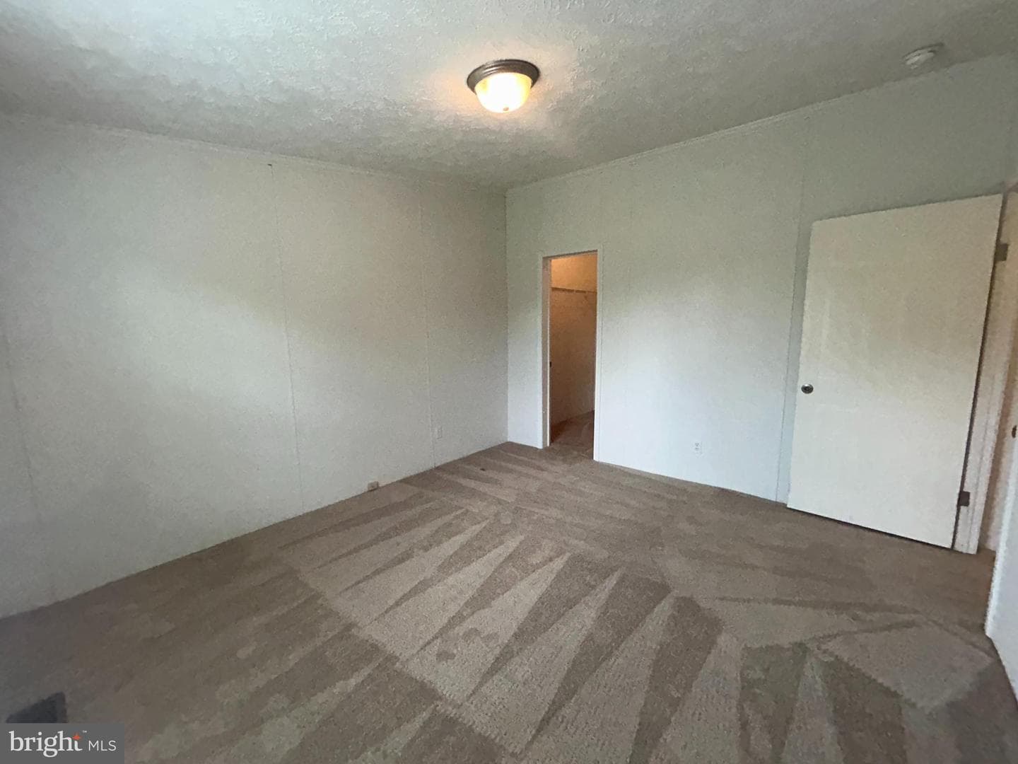 23221 Independence Road photo 17