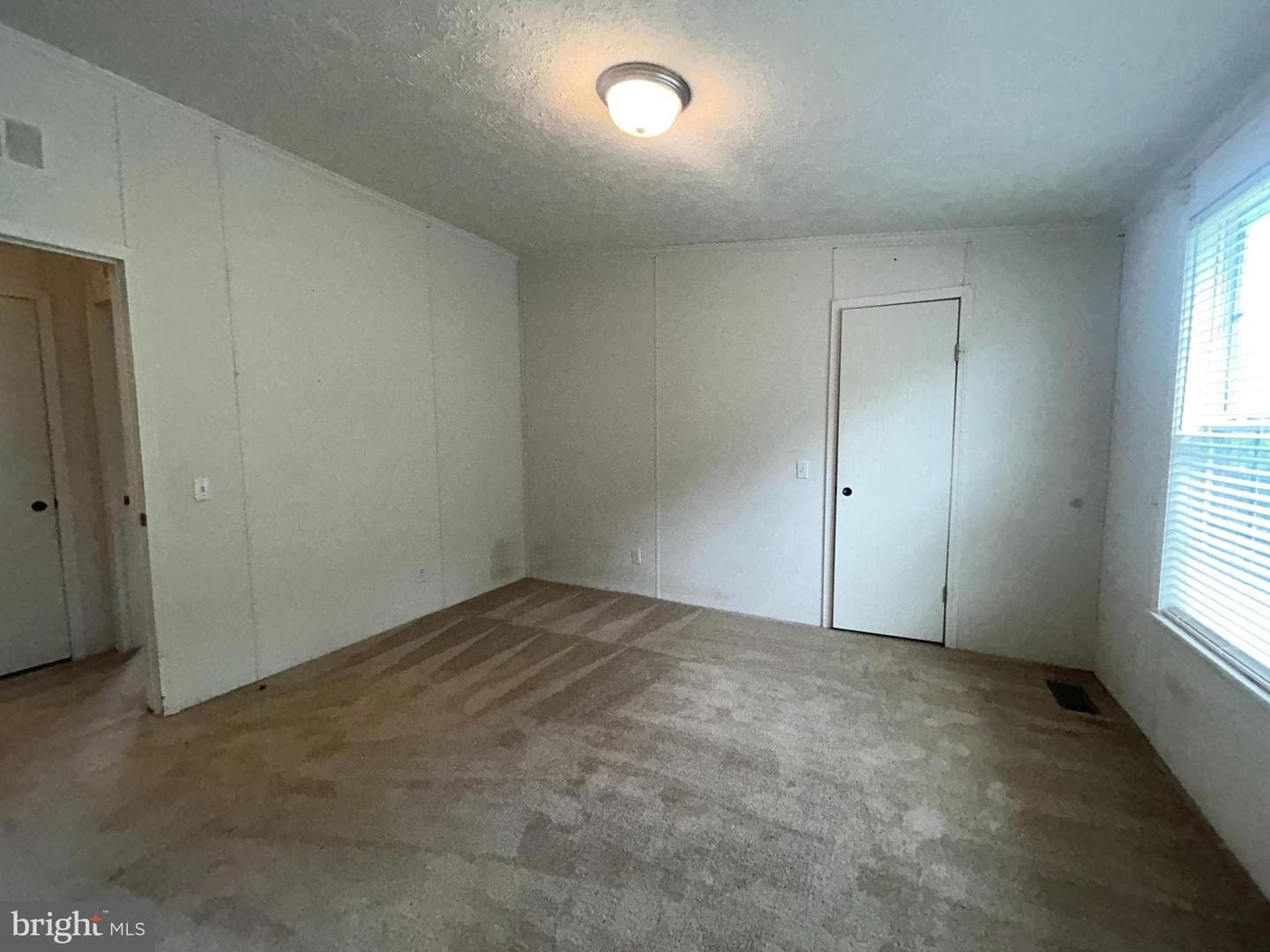 23221 Independence Road photo 23