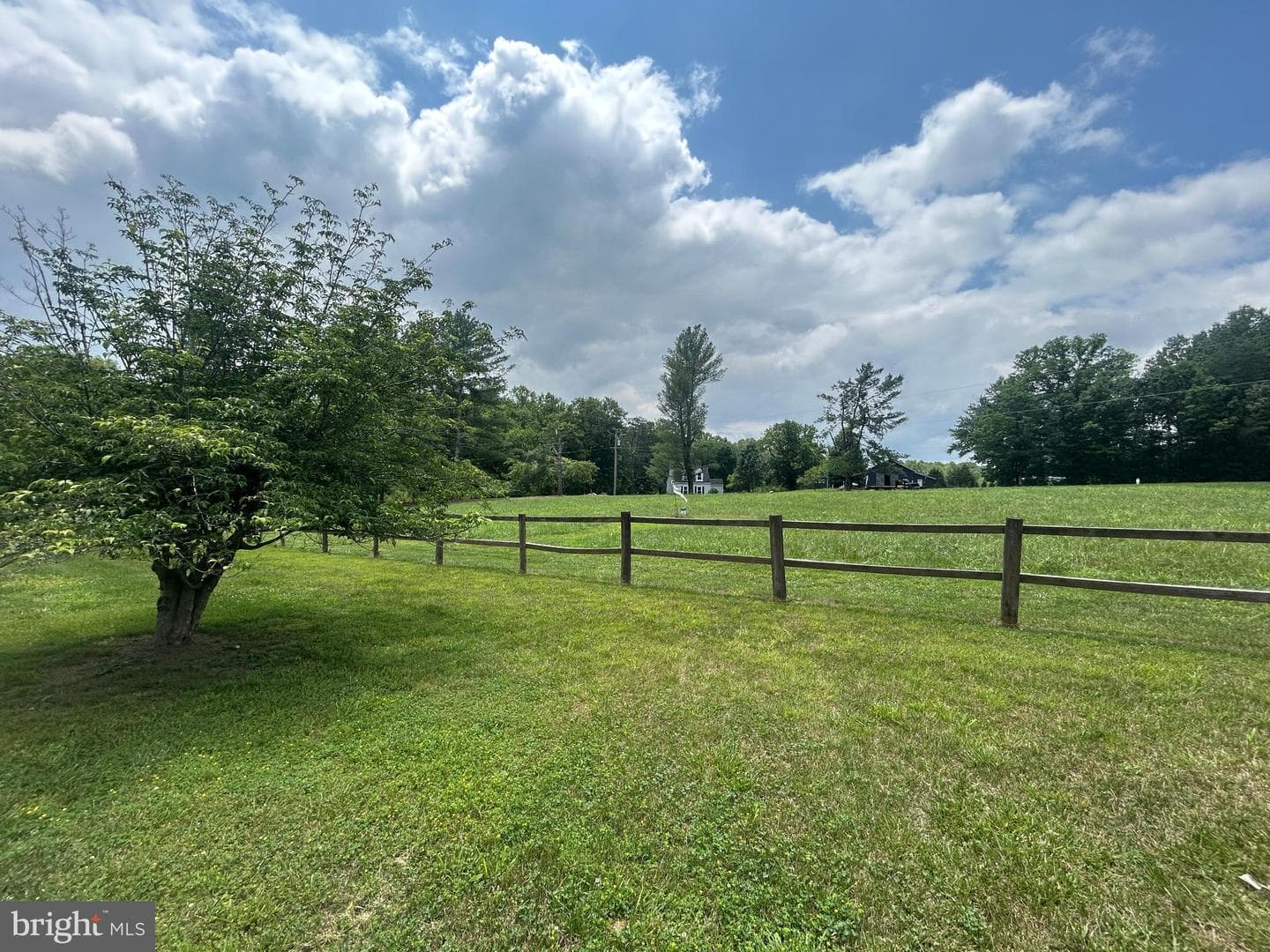 23221 Independence Road photo 4