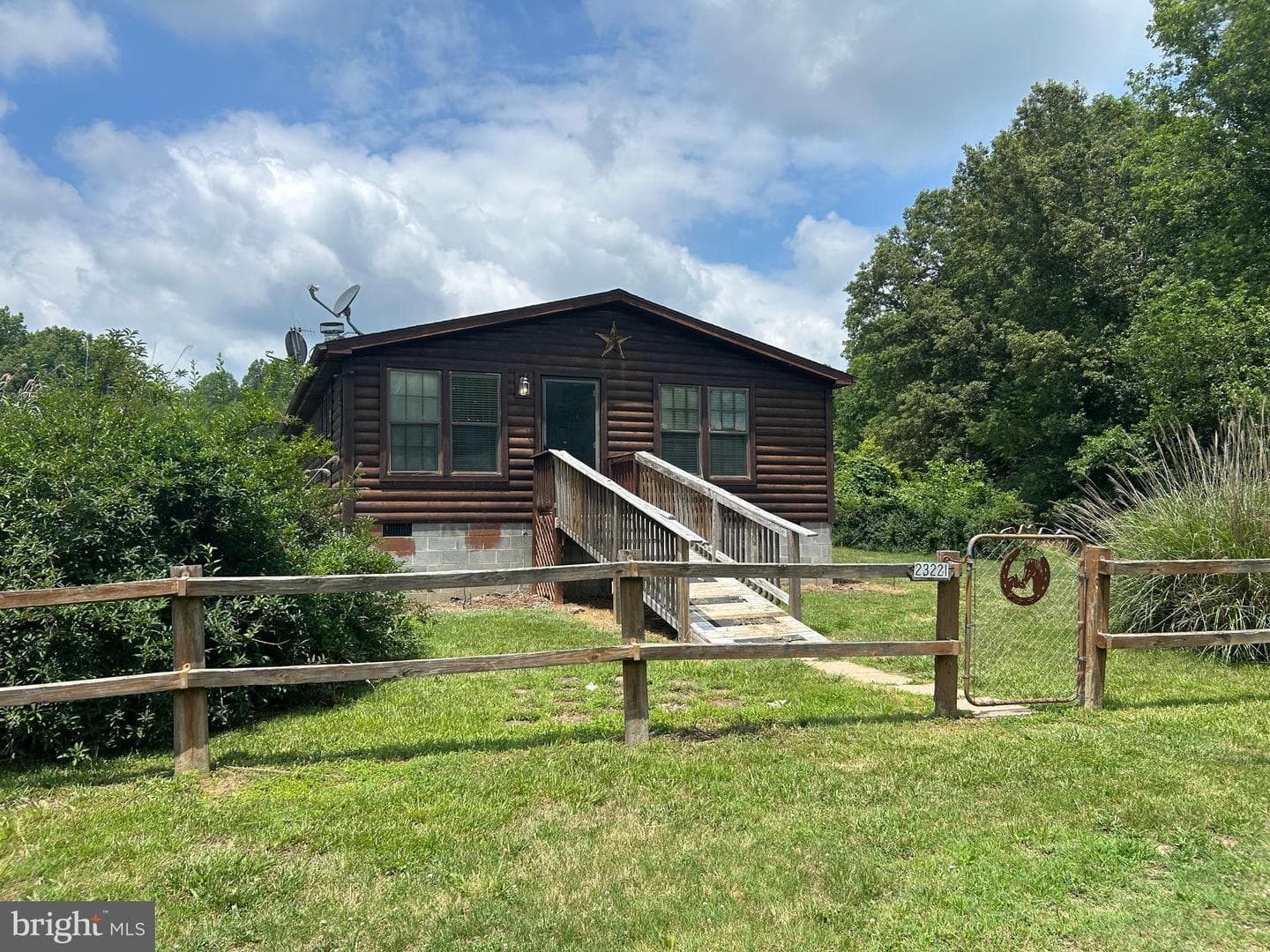 23221 Independence Road photo 41