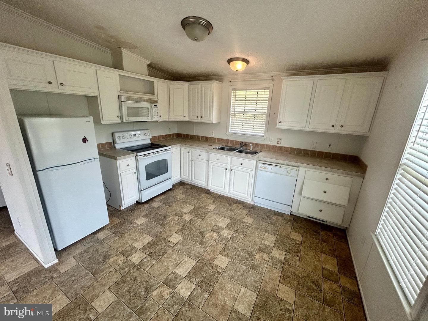 23221 Independence Road photo 51