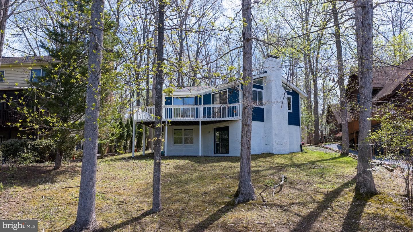 119 Larkspur Lane photo 3