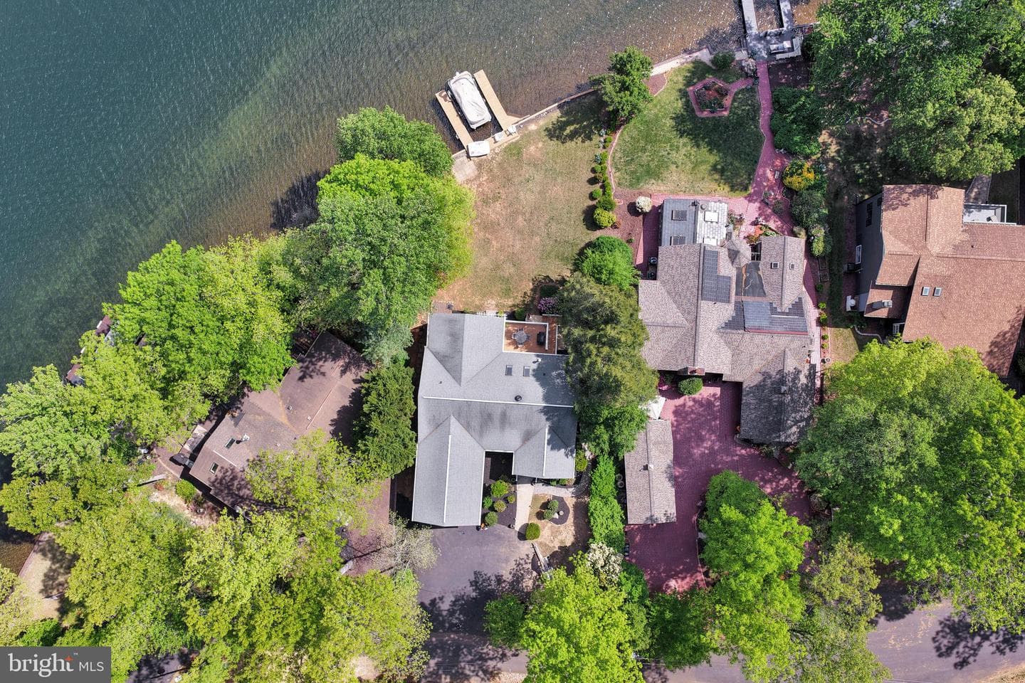 626 Cornwallis Avenue photo 8