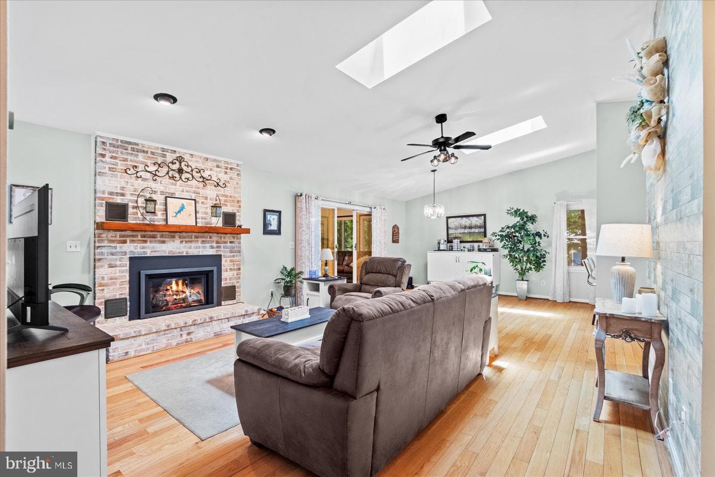 137 Eagle Court photo 6